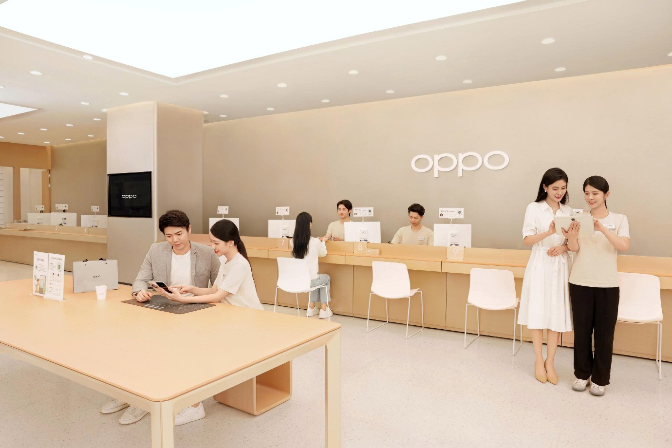 OPPO giới thiệu hệ sinh thái dịch vụ hậu mãi cho người dùng Reno 14- Ảnh 1.