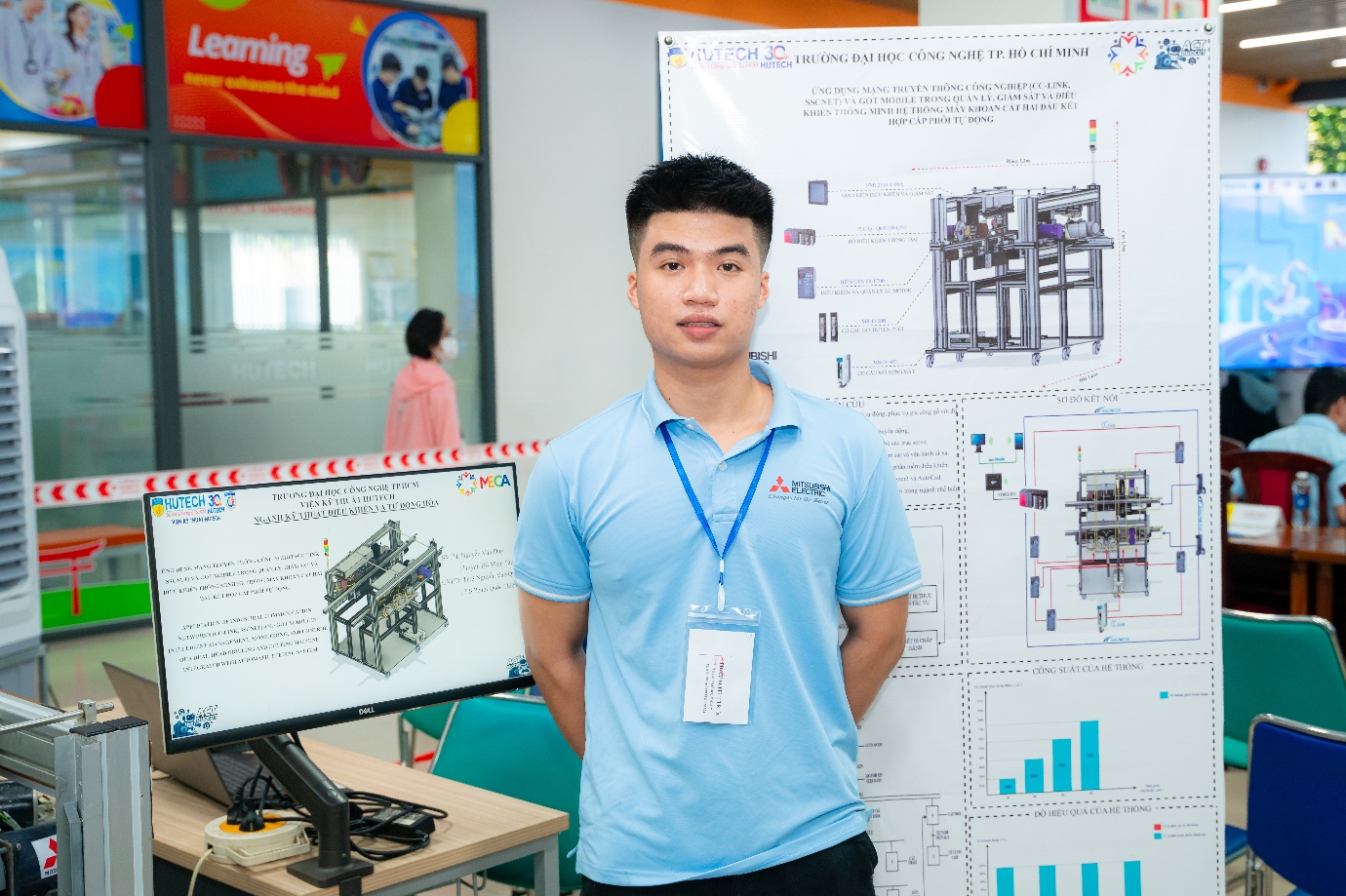 Sinh viên HUTECH ghi dấu ấn tại sân chơi kỹ thuật MECA 2025 với dự án máy khoan cắt tự động thông minh- Ảnh 4. Sinh viên HUTECH ghi dấu ấn tại sân chơi kỹ thuật MECA 2025 với dự án máy khoan cắt tự động thông minh- Ảnh 4.