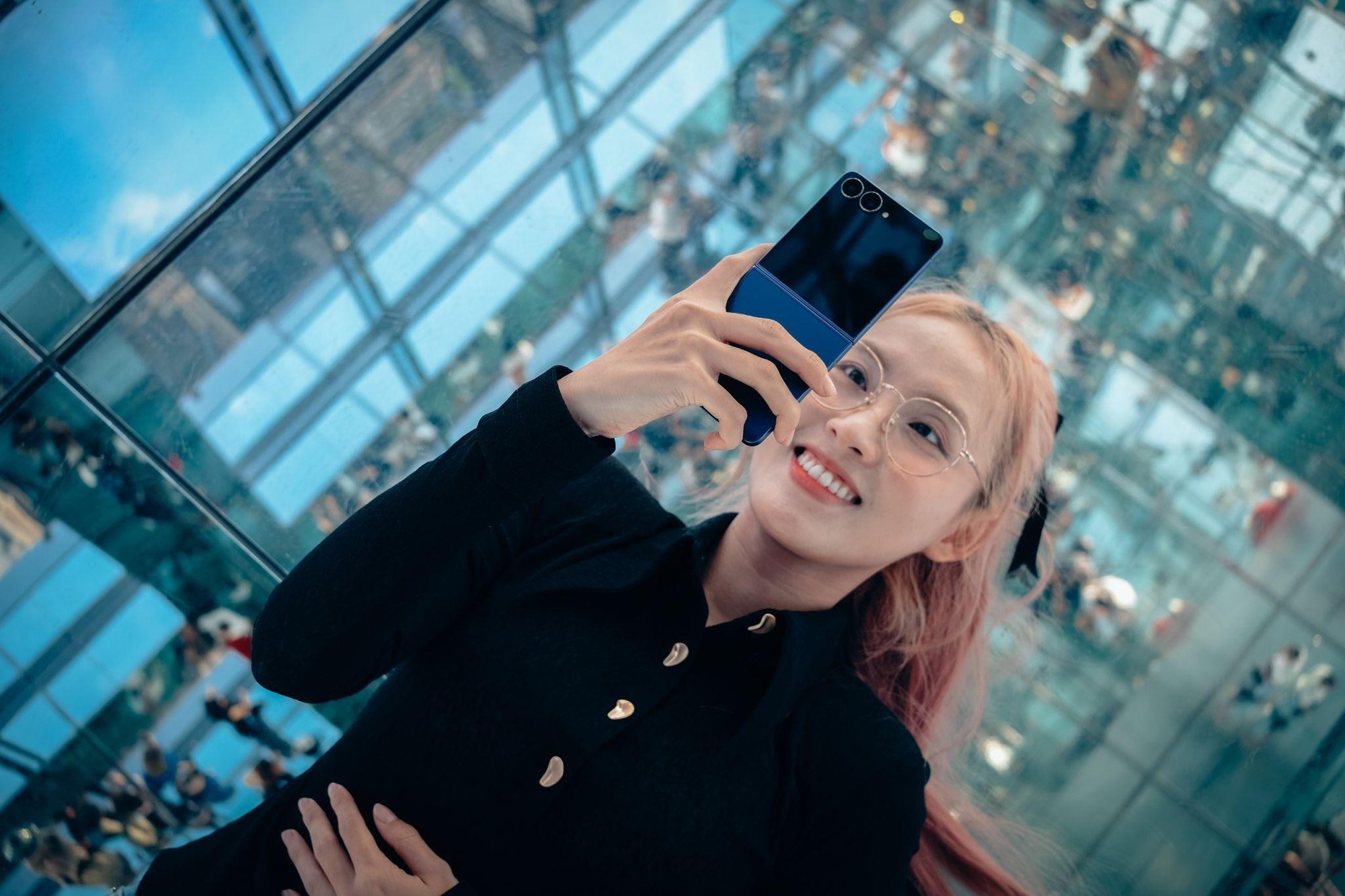 Trải nghiệm xong camera của Galaxy Z Fold7, reviewer nhận định: Chất lượng cải thiện rõ rệt, tính năng Galaxy AI “ai cũng phải wow”- Ảnh 7.