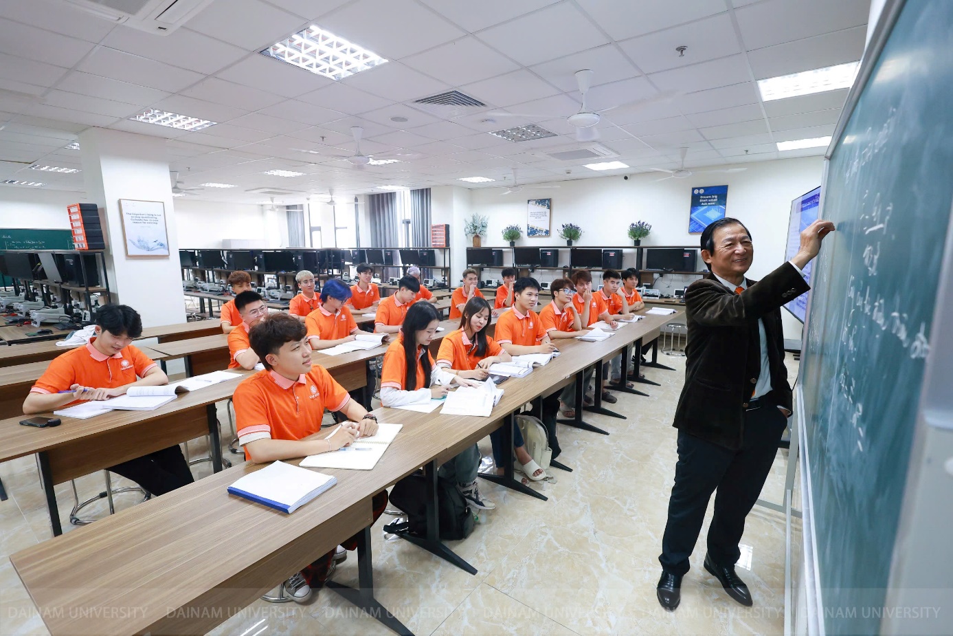 41 ngành/CTĐT mở lối thị trường lao động tương lai của Đại học Đại Nam- Ảnh 5. 41 ngành/CTĐT mở lối thị trường lao động tương lai của Đại học Đại hi88 gg- Ảnh 5.