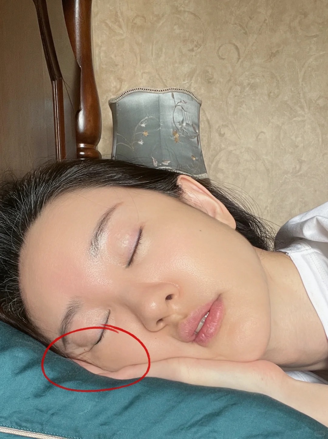 7 thói quen tai hại và phổ biến khiến da nhanh chảy xệ, lão hóa- Ảnh 3. 7 thói quen tai hại và phổ biến khiến tại hi88 chảy xệ, lão hóa- Ảnh 3.