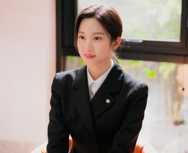Nữ luật sư hoàn mỹ từ gương mặt tới vóc dáng, không cần lồng lộn vẫn chiếm spotlight mọi khung hình- Ảnh 6. Nữ luật sư hoàn mỹ từ gương mặt tới vóc dáng, không cần lồng lộn vẫn chiếm spotlight mọi khung hình- Ảnh 6.