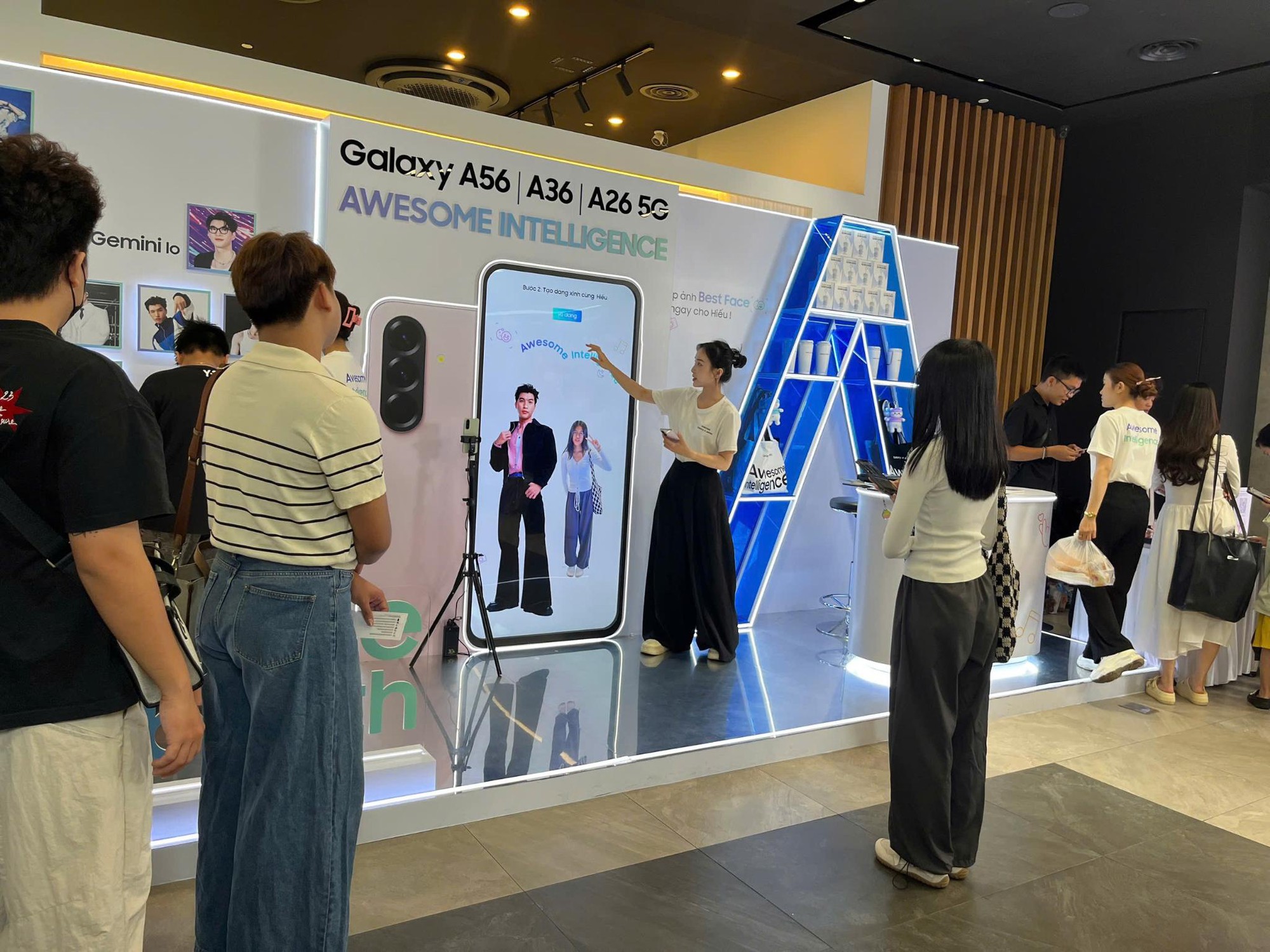 SUNDAYs muốn gặp HIEUTHUHAI tại sự kiện Meet & Greet sắp tới? Học ngay bí kíp săn vé trước khi hết sạch!- Ảnh 2. SUNDAYs muốn gặp HIEUTHUHAI tại sự kiện Meet & Greet sắp tới? Học ngay bí kíp săn vé trước khi hết sạch!- Ảnh 2.