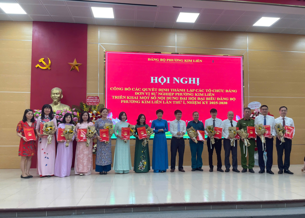 Phường Kim Liên công bố thành lập các tổ chức cơ sở Đảng và triển khai kế hoạch tổ chức Đại hội Đảng bộ lần thứ I, nhiệm kỳ 2025 – 2030
- Ảnh 3. Phường Kim Liên công bố thành lập các tổ chức cơ sở Đảng và triển khai kế hoạch tổ chức Đại hội Đảng bộ lần thứ I, nhiệm kỳ 2025 – 2030
- Ảnh 3.