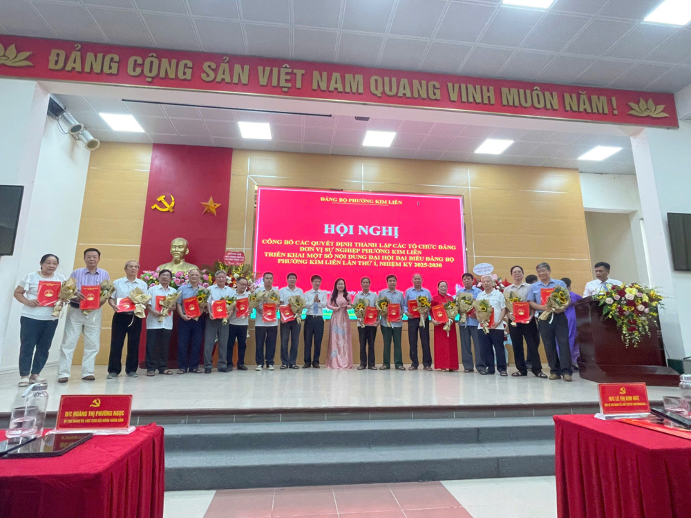 Phường Kim Liên công bố thành lập các tổ chức cơ sở Đảng và triển khai kế hoạch tổ chức Đại hội Đảng bộ lần thứ I, nhiệm kỳ 2025 – 2030
- Ảnh 12. Phường Kim Liên công bố thành lập các tổ chức cơ sở Đảng và triển khai kế hoạch tổ chức Đại hội Đảng bộ lần thứ I, nhiệm kỳ 2025 – 2030
- Ảnh 12.