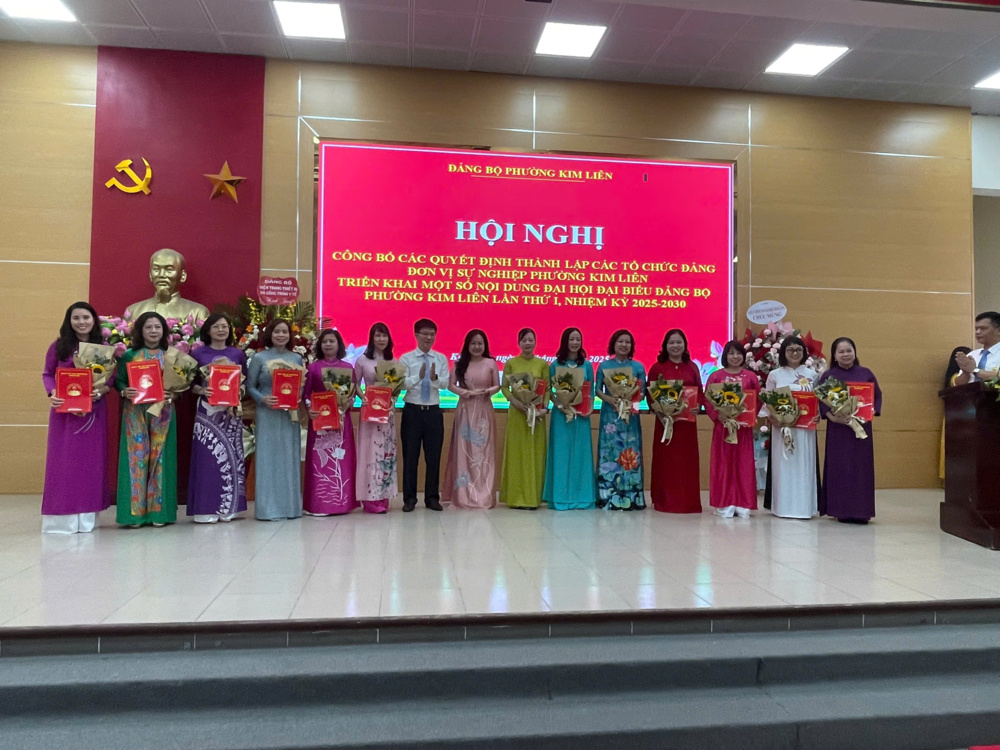 Phường Kim Liên công bố thành lập các tổ chức cơ sở Đảng và triển khai kế hoạch tổ chức Đại hội Đảng bộ lần thứ I, nhiệm kỳ 2025 – 2030
- Ảnh 10. Phường Kim Liên công bố thành lập các tổ chức cơ sở Đảng và triển khai kế hoạch tổ chức Đại hội Đảng bộ lần thứ I, nhiệm kỳ 2025 – 2030
- Ảnh 10.