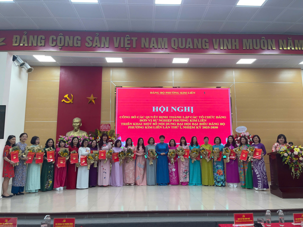 Phường Kim Liên công bố thành lập các tổ chức cơ sở Đảng và triển khai kế hoạch tổ chức Đại hội Đảng bộ lần thứ I, nhiệm kỳ 2025 – 2030
- Ảnh 9. Phường Kim Liên công bố thành lập các tổ chức cơ sở Đảng và triển khai kế hoạch tổ chức Đại hội Đảng bộ lần thứ I, nhiệm kỳ 2025 – 2030
- Ảnh 9.