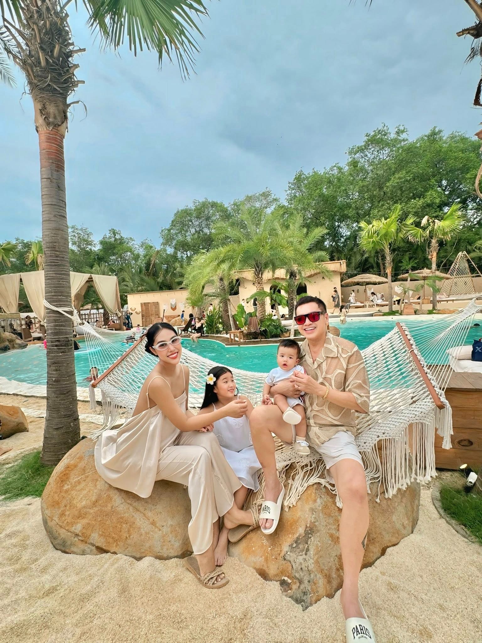 Quý tử của Quang Minh ngơ ngác vì bị ba “mắng”, sinh ra ở vạch đích nhưng không được cưng chiều- Ảnh 5. Quý tử của Quang Minh ngơ ngác vì bị ba “mắng”, sinh ra ở vạch đích nhưng không được cưng chiều- Ảnh 5.