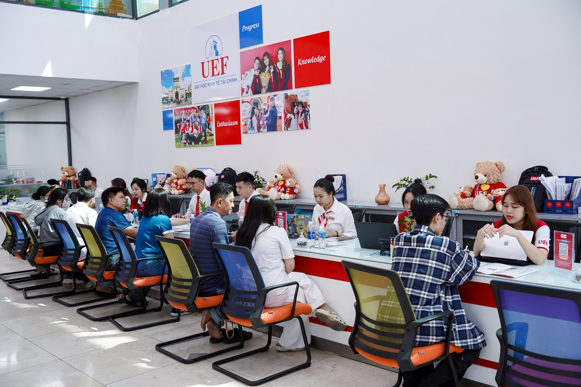 Xét học bạ để tăng cơ hội trúng tuyển nguyện vọng 1 vào UEF- Ảnh 1. Xét học bạ để tăng cơ hội trúng tuyển nguyện vọng 1 vào UEF- Ảnh 1.