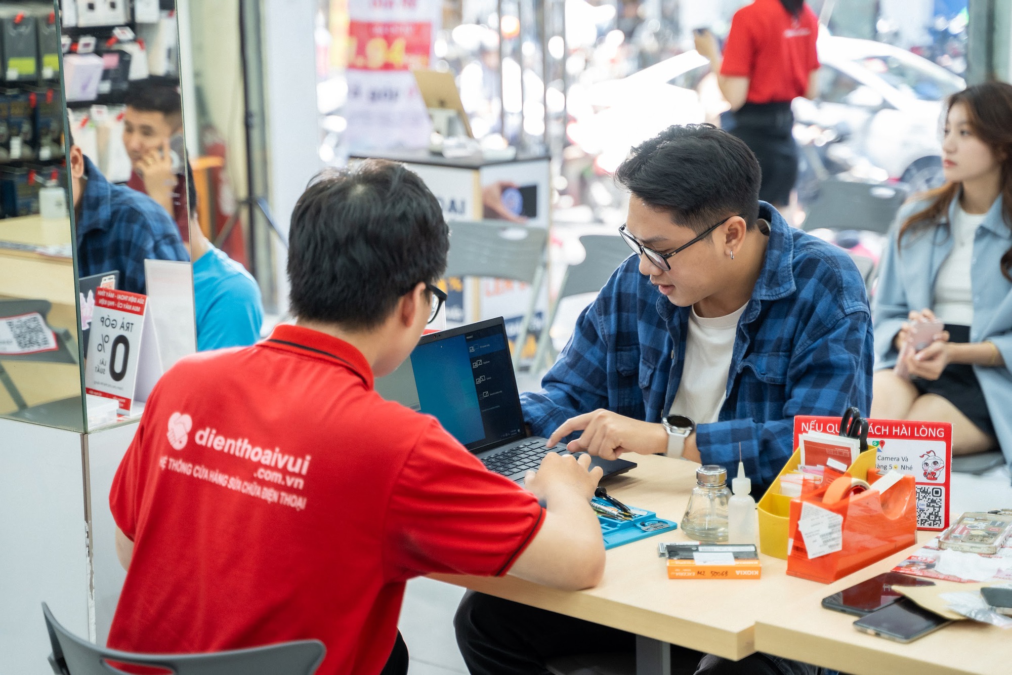 Điện Thoại Vui giảm thêm 10% phí sửa chữa laptop, điện thoại mùa tựu trường- Ảnh 1. Điện Thoại tại hi88 giảm thêm 10% phí sửa chữa laptop, điện thoại mùa tựu trường- Ảnh 1.