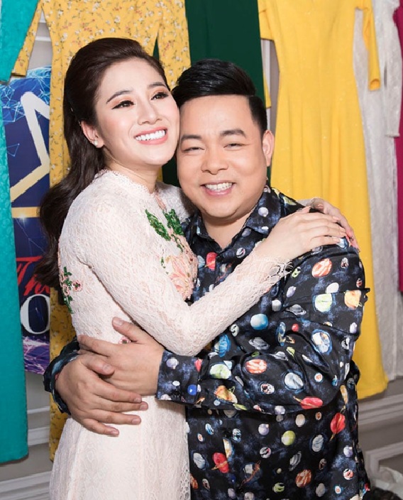 Nữ ca sĩ nói Quang Lê: "Anh cứ cưới Tố My rồi li dị thì cưới em"- Ảnh 1. Nữ ca sĩ nói Quang Lê: "Anh cứ cưới Tố My rồi li dị thì cưới em"- Ảnh 1.