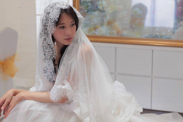 Ngày cưới tôi, người yêu cũ gửi 1 video dài 2 phút và tôi lập tức gỡ khăn voan bước khỏi lễ đường- Ảnh 1.