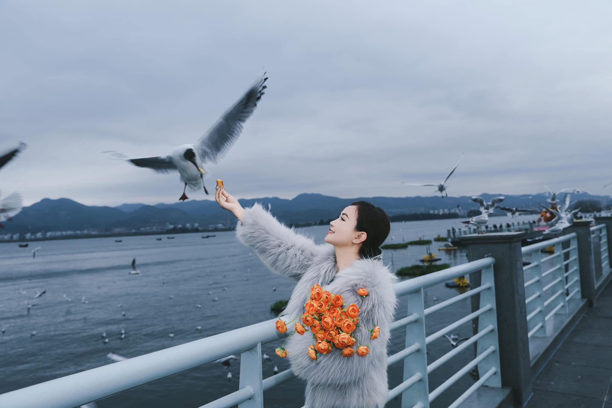 Nữ diễn viên Vbiz nói gì khi bị mỉa mai “4 đời chồng rồi còn đòi phát sáng sau ly hôn”
- Ảnh 3.