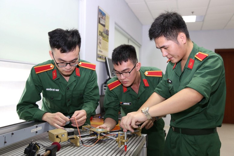Tuyển sinh khối quân đội năm 2025: Nhiều điểm mới, điều chỉnh đáng chú ý- Ảnh 1. Tuyển sinh khối quân đội năm 2025: Nhiều điểm mới, điều chỉnh đáng chú ý- Ảnh 1.