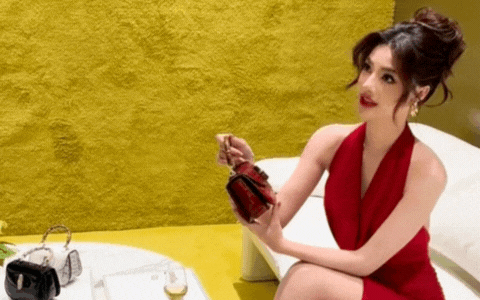 Mỹ nhân gen Z Vbiz hưởng đặc quyền như phú bà hào môn, vướng 2 lich bong da truc tiep đồn mãi chưa có lời giải- Ảnh 1.
