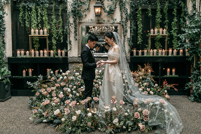 candlelit-modern-french-courtyard-micro-wedding-jumi-story-39-1753264312928-1753264313354417266908.jpg