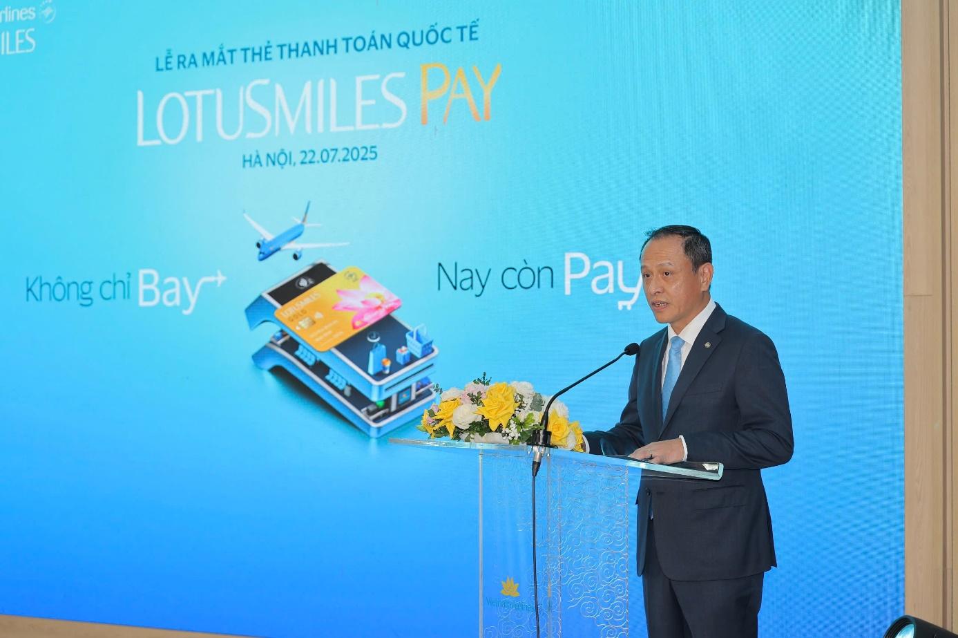 Vietnam Airlines hợp tác cùng ACB và Visa ra mắt thẻ hội viên tích hợp thanh toán Lotusmiles Pay- Ảnh 3. Vietnam Airlines hợp tác cùng ACB và Visa ra mắt thẻ hội viên tích hợp thanh toán Lotusmiles Pay- Ảnh 3.