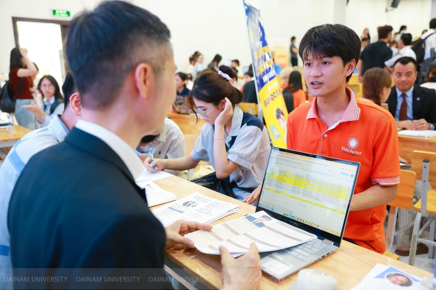 Trường Đại học Đại Nam mở rộng chỉ tiêu, đẩy mạnh hợp tác quốc tế đào tạo ngành Công nghệ Bán dẫn- Ảnh 5. Trường Đại học Đại hi88 hi880 mở rộng chỉ tiêu, đẩy mạnh hợp tác quốc tế đào tạo ngành Công nghệ Bán dẫn- Ảnh 5.