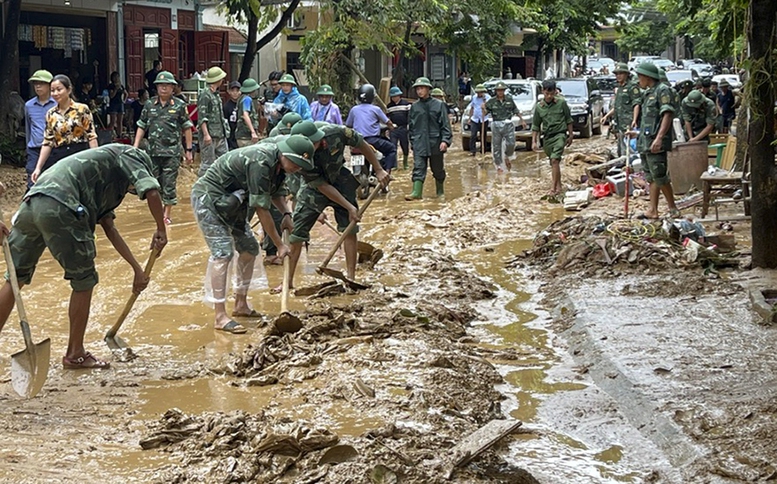 Thủ tướng yêu cầu nhanh chóng khắc phục hậu quả bão số 3 và mưa lũ- Ảnh 1. Thủ tướng yêu cầu nhanh chóng khắc phục hậu quả bão số 3 và mưa lũ- Ảnh 1.