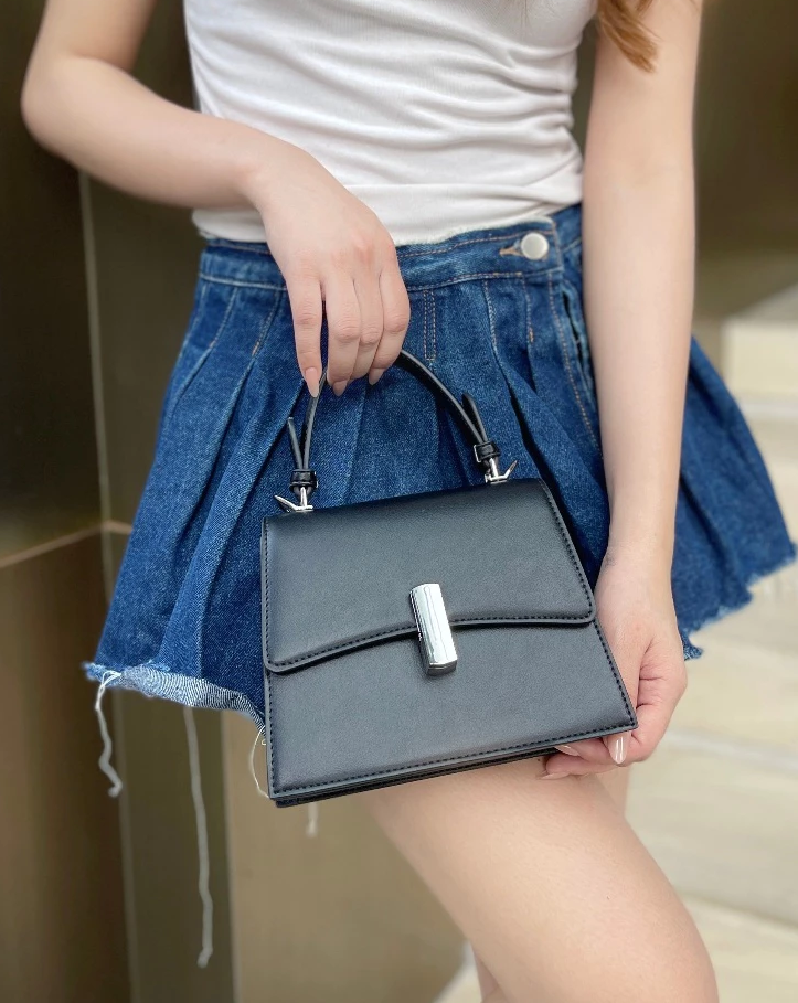 Mẹ Lisa gây choáng k+ truc tiep bong da túi Hermès đắt đỏ- Ảnh 8.