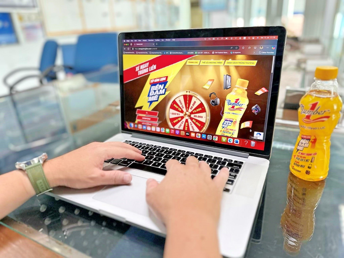 Tiếp năng lượng với Number 1, nhiều khách hàng trúng iPad Air và tiền mặt- Ảnh 3. Tiếp năng lượng với Number 1, nhiều khách hàng trúng iPad Air và tiền mặt- Ảnh 3.