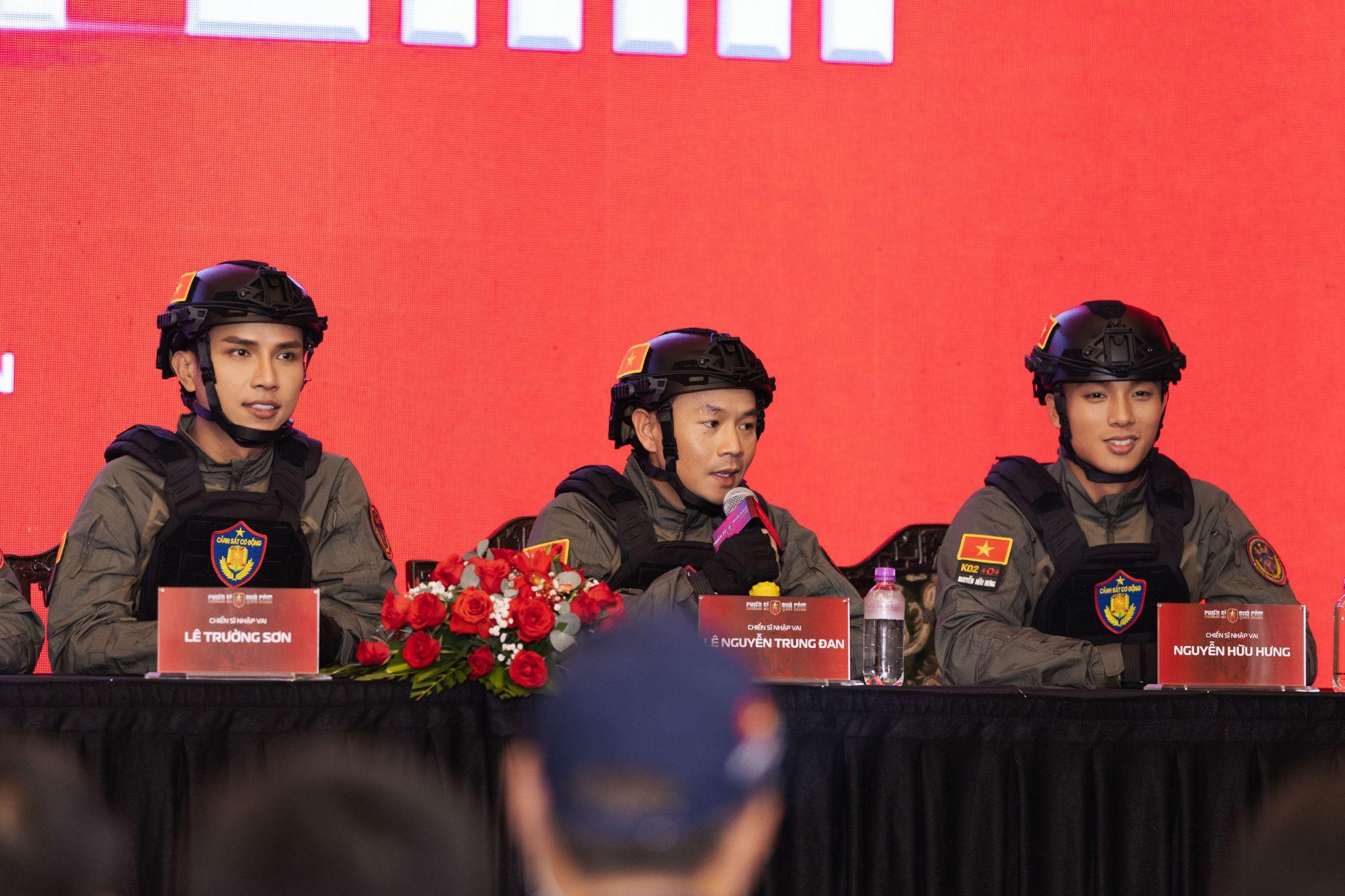 Binz ngất xỉu, Tiến Luật vượt qua nỗi sợ độ cao khi tham gia show "Chiến sĩ quả cảm"- Ảnh 3.