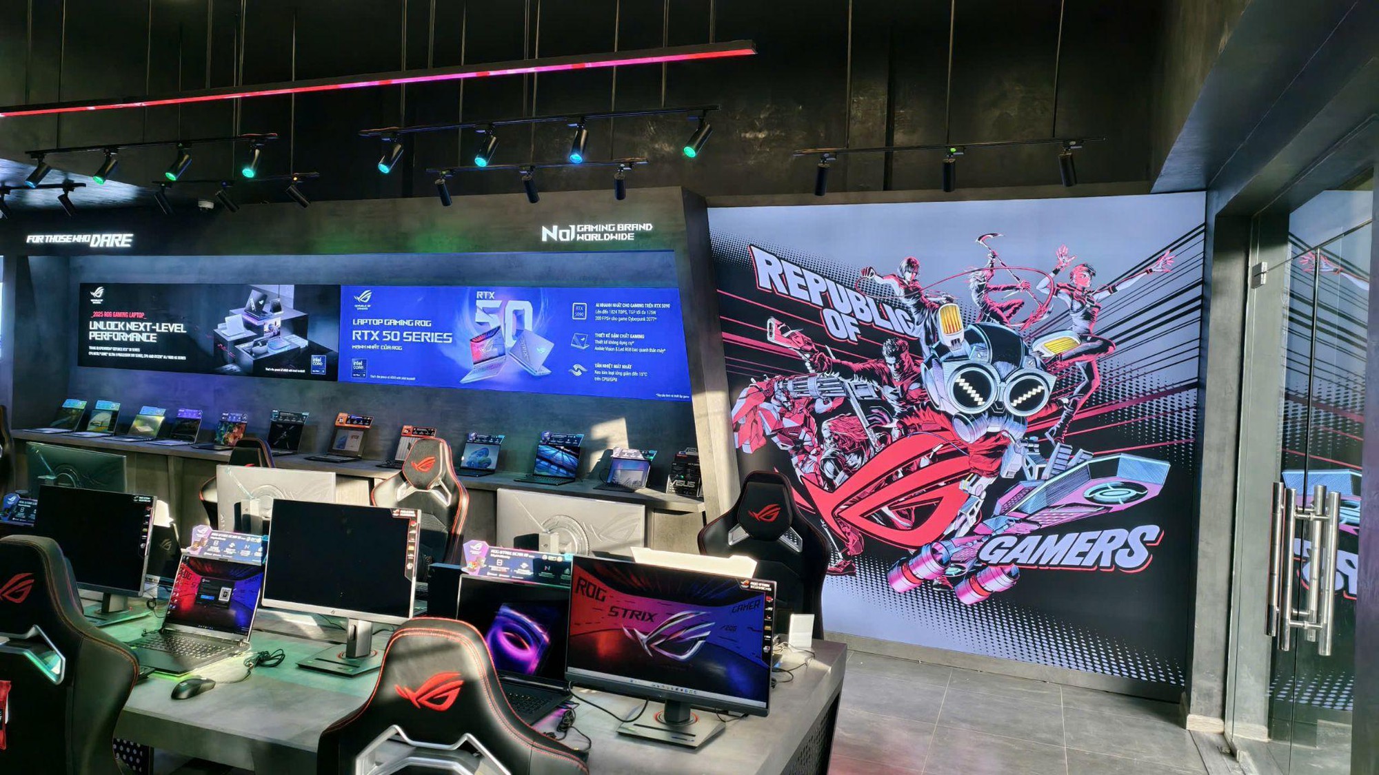 Teasing ROG Exclusive Store: Những hình ảnh đầu tiên tiết lộ không gian trải nghiệm gaming đỉnh cao- Ảnh 5. Teasing ROG Exclusive Store: Những hình ảnh đầu tiên tiết lộ không truc tiep bong da vtv6 trải nghiệm gaming đỉnh cao- Ảnh 5.