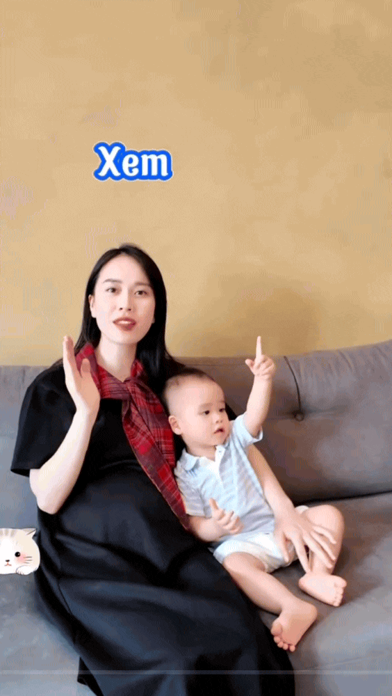 MC Ngô Mai Phương chia sẻ cách giúp "cậu cả" Leon biết nói sớm là... xem TV cùng con, nhưng không phải kênh nào cũng tốt- Ảnh 1.