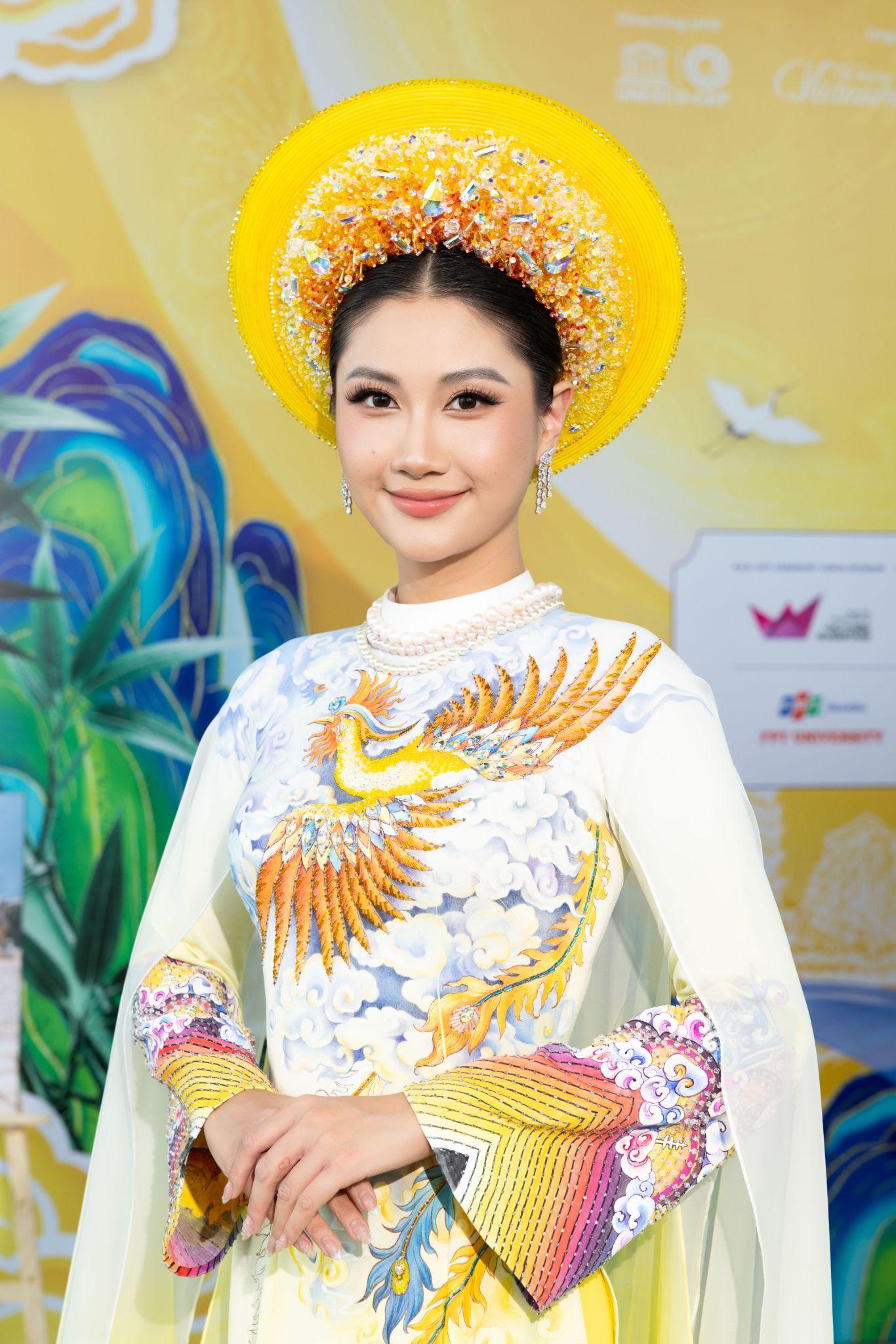 Như Vân - Hương Ly - Phương Linh đọ sắc trên sàn diễn khởi động “Vietnam Heritage Áo Dài Fest”- Ảnh 1. Như Vân - Hương Ly - Phương Linh đọ sắc trên sàn diễn khởi động “Vietnam Heritage Áo Dài Fest”- Ảnh 1.