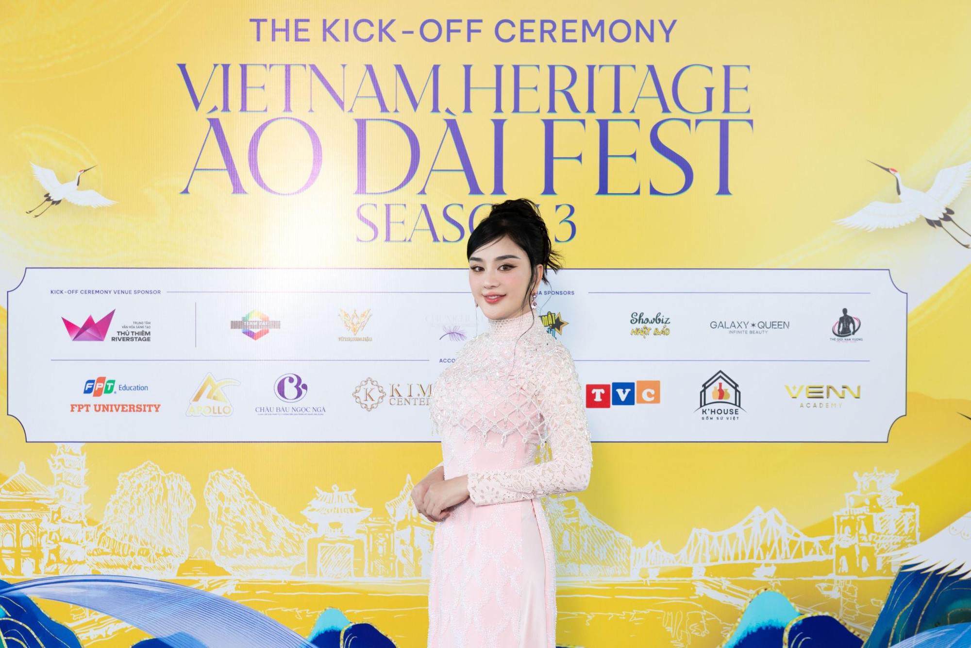 Như Vân - Hương Ly - Phương Linh đọ sắc trên sàn diễn khởi động “Vietnam Heritage Áo Dài Fest”- Ảnh 2. Như Vân - Hương Ly - Phương Linh đọ sắc trên sàn diễn khởi động “Vietnam Heritage Áo Dài Fest”- Ảnh 2.