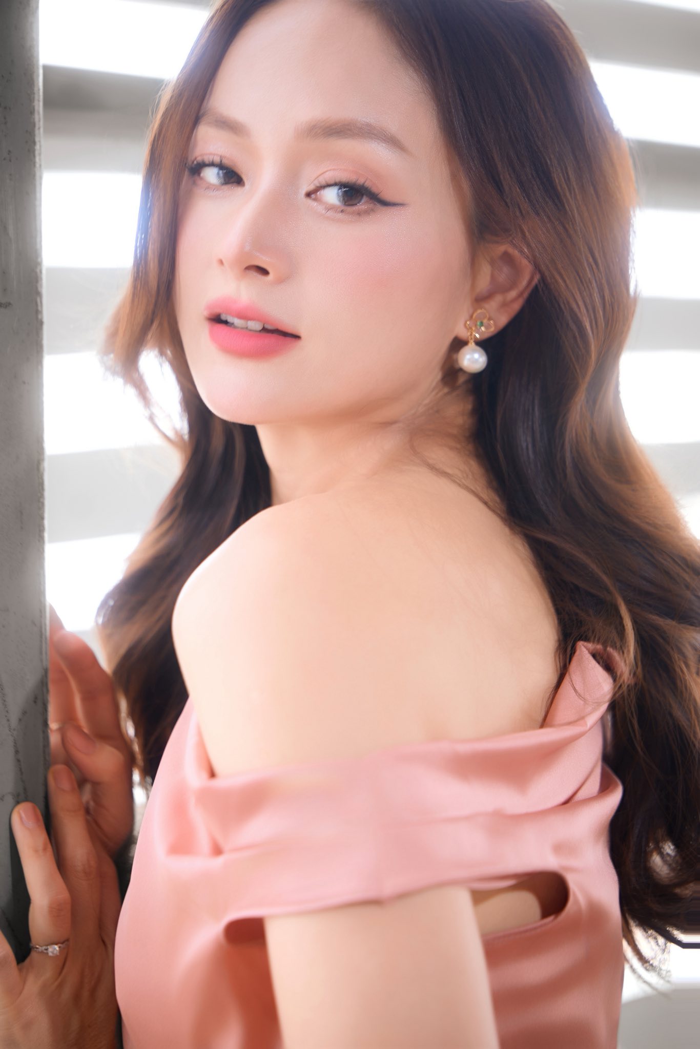 Lan Phương nộp đơn ly hôn chồng Tây: "Tôi nhận ra mọi thứ, cảm giác ấy nghĩ lại vẫn rùng mình"- Ảnh 1. mitom bong da truc tiep Phương nộp đơn ly hôn chồng Tây: "Tôi nhận ra mọi thứ, cảm giác ấy nghĩ lại vẫn rùng mình"- Ảnh 1.