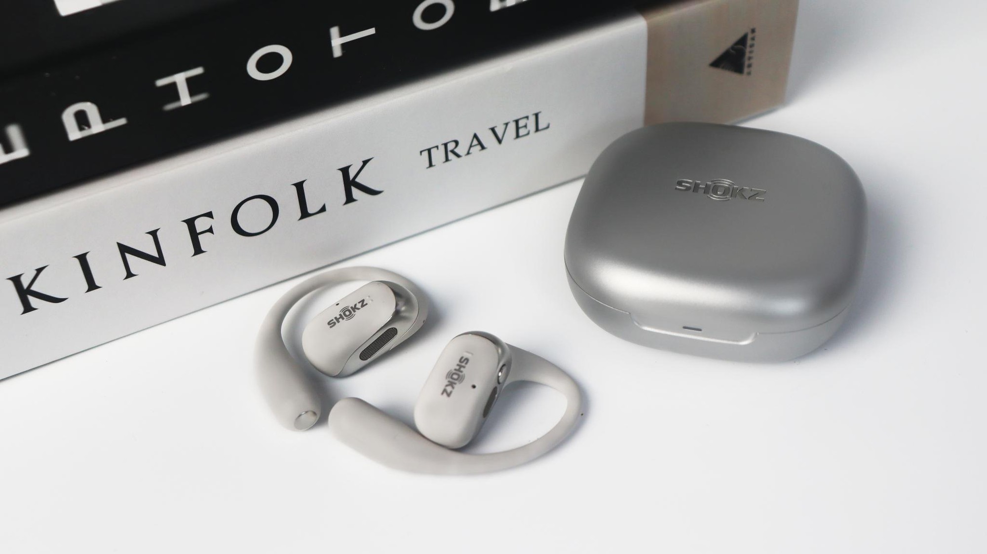 Shokz ra mắt OpenFit 2+: Tai nghe mở, tích hợp 2 driver độc lập, hỗ trợ Dolby Audio- Ảnh 2. Shokz ra mắt OpenFit 2+: Tai nghe mở, tích hợp 2 driver độc lập, hỗ trợ Dolby Audio- Ảnh 2.
