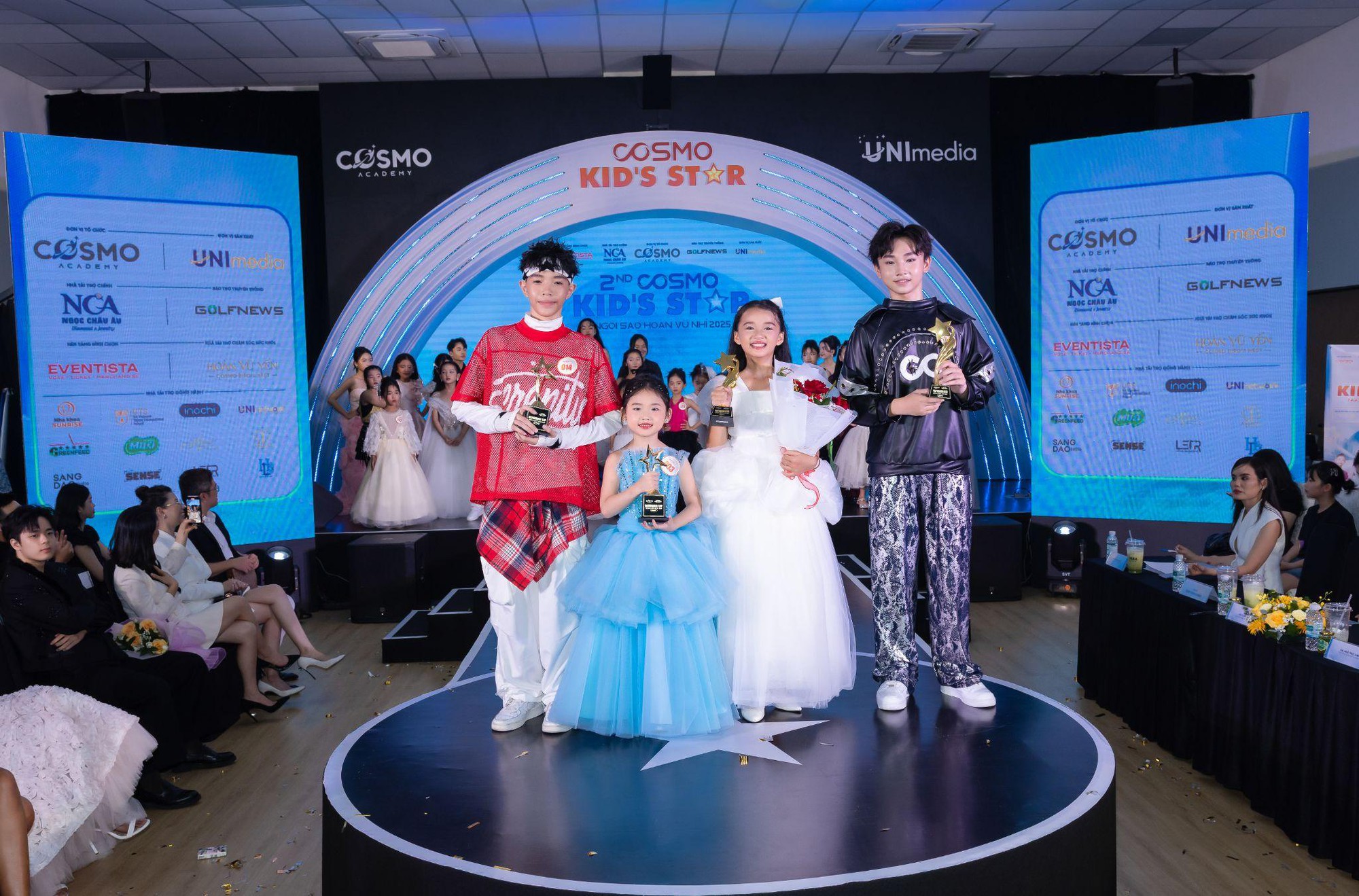Trần Thị Ngọc Mai và Vũ Bá Minh Đăng xuất sắc giành quán quân Cosmo Kid's Star - Ngôi sao Hoàn vũ nhí 2025- Ảnh 6. Trần Thị Ngọc Mai và Vũ Bá Minh Đăng xuất sắc giành quán quân Cosmo Kid's Star - Ngôi sao Hoàn vũ nhí 2025- Ảnh 6.