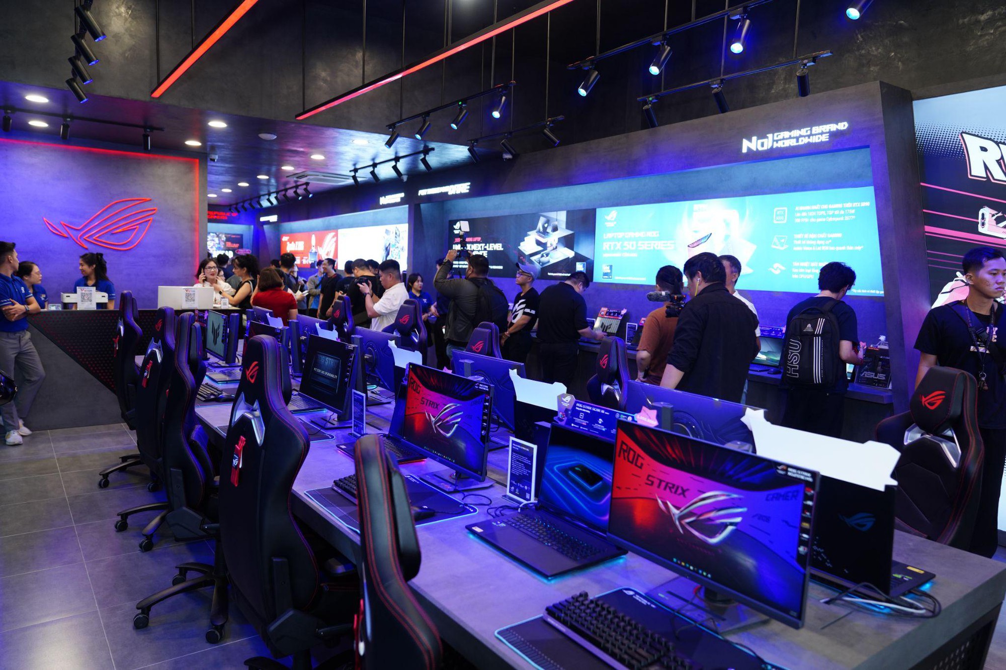 An Phát Computer & ASUS chơi lớn với sự kiện ROG Days đến 3/8 – cơ hội chơi game, đấu giải và săn quà cả tuần- Ảnh 4. An Phát Computer & ASUS chơi lớn với sự kiện ROG Days đến 3/8 – cơ hội chơi game, đấu giải và săn quà cả tuần- Ảnh 4.