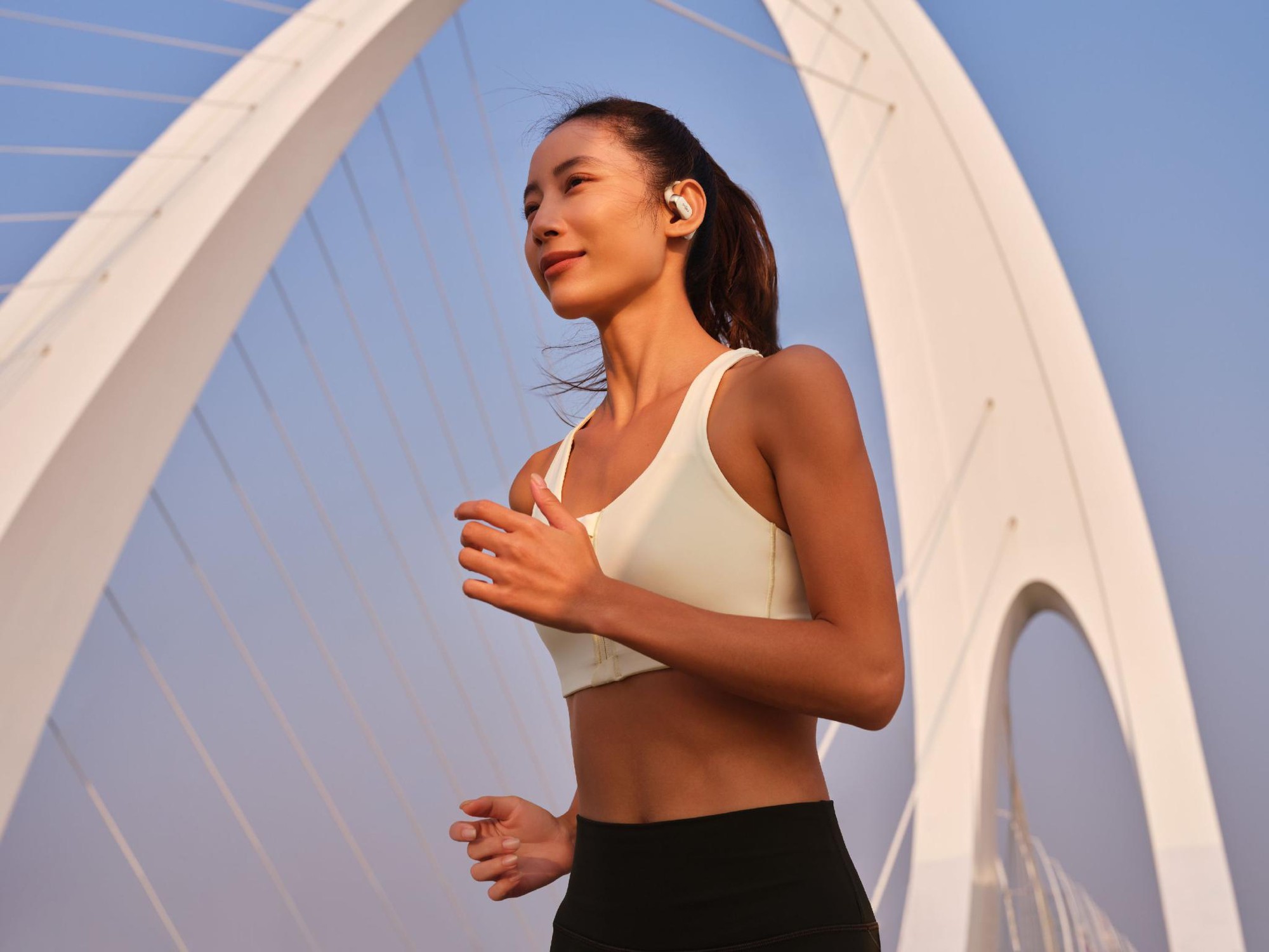 Shokz ra mắt OpenFit 2+: Tai nghe mở, tích hợp 2 driver độc lập, hỗ trợ Dolby Audio- Ảnh 5. Shokz ra mắt OpenFit 2+: Tai nghe mở, tích hợp 2 driver độc lập, hỗ trợ Dolby Audio- Ảnh 5.
