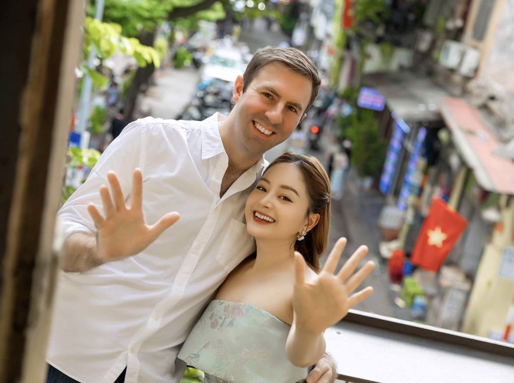 Lan Phương nộp đơn ly hôn chồng Tây: "Tôi nhận ra mọi thứ, cảm giác ấy nghĩ lại vẫn rùng mình"- Ảnh 2. mitom bong da truc tiep Phương nộp đơn ly hôn chồng Tây: "Tôi nhận ra mọi thứ, cảm giác ấy nghĩ lại vẫn rùng mình"- Ảnh 2.