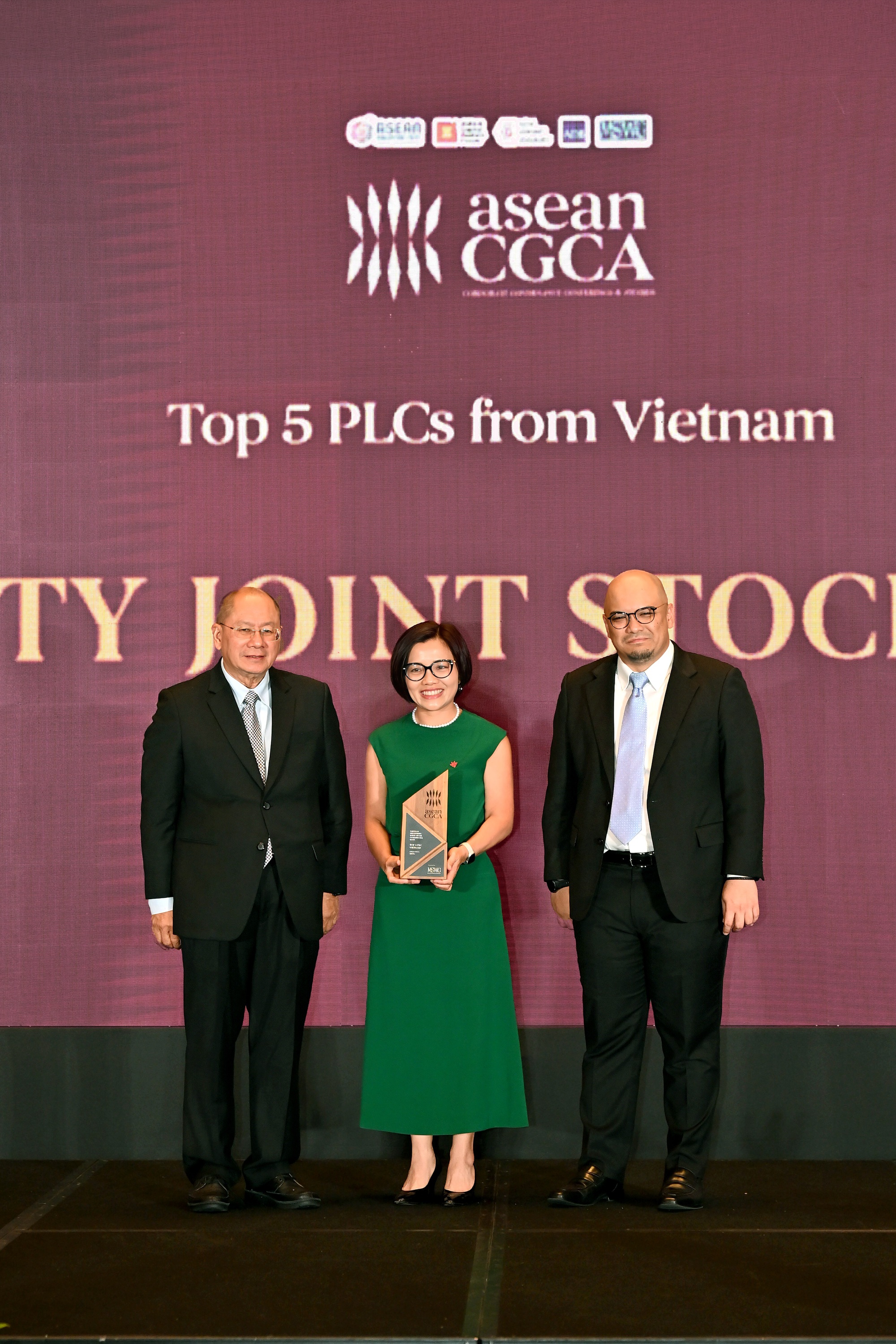 VPBank vươn tầm quốc tế với giải thưởng danh giá về quản trị doanh nghiệp- Ảnh 1. VPBank vươn tầm quốc tế với giải thưởng danh giá về quản trị doanh nghiệp- Ảnh 1.