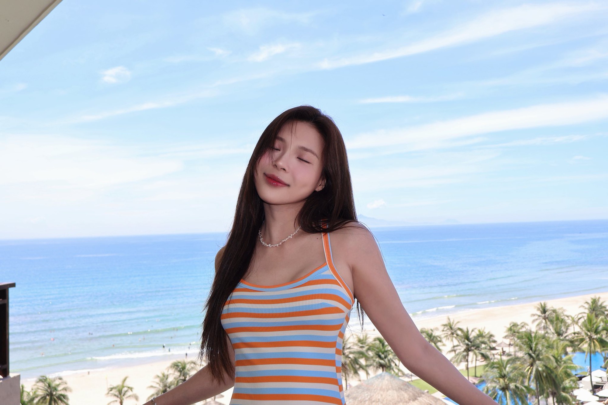 Jun Vũ khoe lưng trần gây sốt, quay lại càng khiến dân tình ngỡ ngàng: Nâng ngực thăng hạng visual, nhiều mỹ nhân sau sinh cũng làm và chưa từng hối hận- Ảnh 6. Jun Vũ khoe lưng trần gây sốt, quay lại càng khiến dân tình ngỡ ngàng: Nâng ngực thăng hạng visual, nhiều mỹ nhân mitom bong da truc tiep cũng làm và chưa từng hối hận- Ảnh 6.