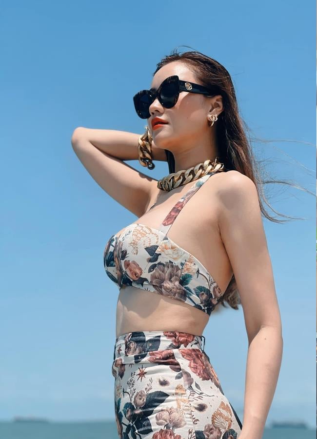 Jun Vũ khoe lưng trần gây sốt, quay lại càng khiến dân tình ngỡ ngàng: Nâng ngực thăng hạng visual, nhiều mỹ nhân sau sinh cũng làm và chưa từng hối hận- Ảnh 9. Jun Vũ khoe lưng trần gây sốt, quay lại càng khiến dân tình ngỡ ngàng: Nâng ngực thăng hạng visual, nhiều mỹ nhân mitom bong da truc tiep cũng làm và chưa từng hối hận- Ảnh 9.