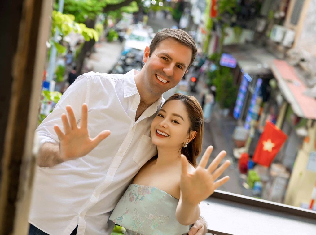 Lan Phương nói gì khi bị mỉa mai cố tình "vạch áo cho người xem lưng"?- Ảnh 6. keo nha cai com truc tiep bong da Phương nói gì khi bị mỉa mai cố tình "vạch áo cho người xem lưng"?- Ảnh 6.