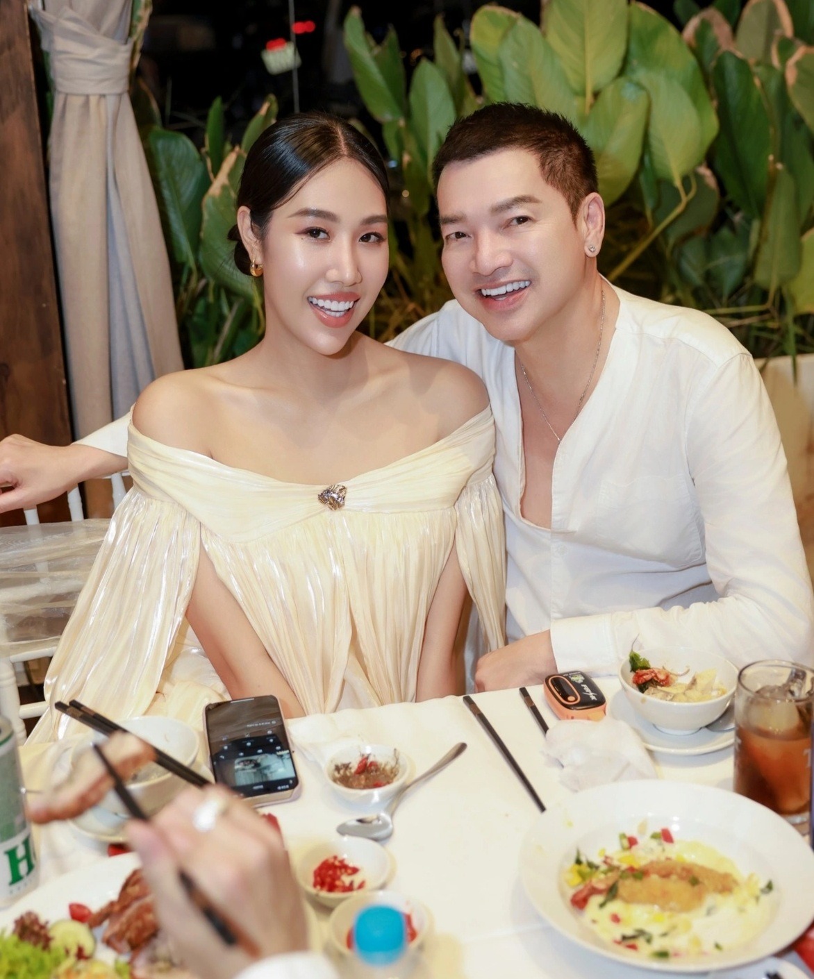 Câu nói của bạn gái kém 37 tuổi của Quang Minh làm dậy sóng cộng đồng mạng- Ảnh 4. Câu nói của bạn gái kém 37 tuổi của Quang Minh làm dậy sóng cộng đồng mạng- Ảnh 4.