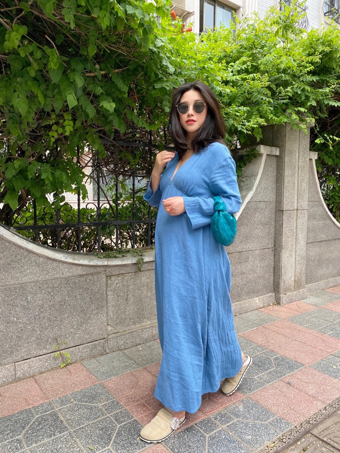 Học Chu Châu diện blazer xanh: Bí quyết thời trang phong thủy giúp phụ nữ trung niên nâng tầm khí chất lại thu hút may mắn cho bản thân- Ảnh 16. Học Chu Châu diện blazer xanh: Bí quyết thời trang phong thủy giúp phụ nữ trung niên nâng tầm khí chất lại thu hút may mắn cho bản thân- Ảnh 16.