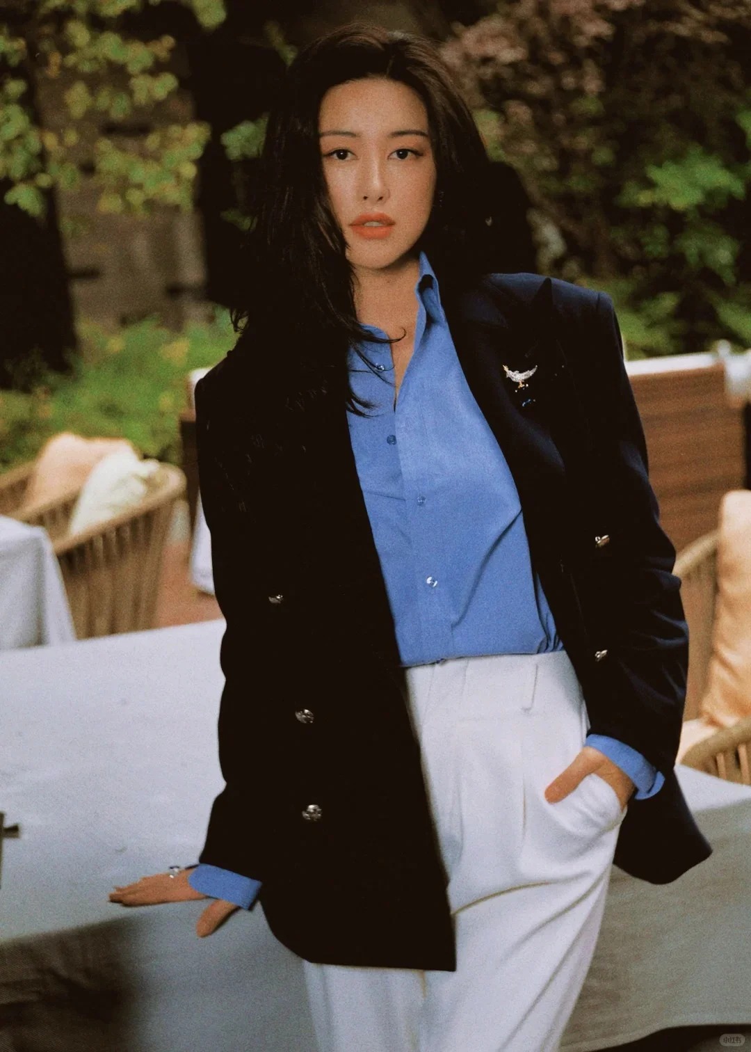 Học Chu Châu diện blazer xanh: Bí quyết thời trang phong thủy giúp phụ nữ trung niên nâng tầm khí chất lại thu hút may mắn cho bản thân- Ảnh 3. Học Chu Châu diện blazer xanh: Bí quyết thời trang phong thủy giúp phụ nữ trung niên nâng tầm khí chất lại thu hút may mắn cho bản thân- Ảnh 3.