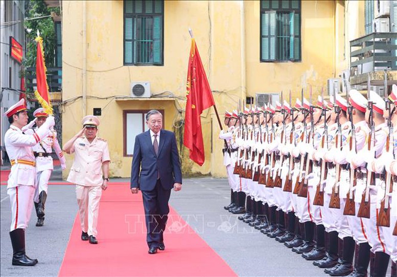 Tổng Bí thư: Đổi mới mạnh mẽ tư duy, cách thức triển khai bảo vệ an ninh chính trị nội bộ- Ảnh 1. Tổng Bí thư: Đổi mới mạnh mẽ tư duy, cách thức triển khai bảo vệ truc tiep bong da vtv6 chính trị nội bộ- Ảnh 1.