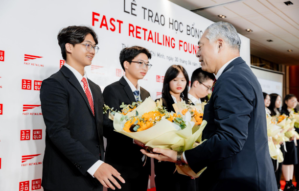 12 học sinh nhận học bổng toàn phần du học Nhật Bản từ Quỹ Fast Retailing- Ảnh 1. 12 học sinh nhận học bổng toàn phần du học Nhật Bản từ Quỹ Fast Retailing- Ảnh 1.