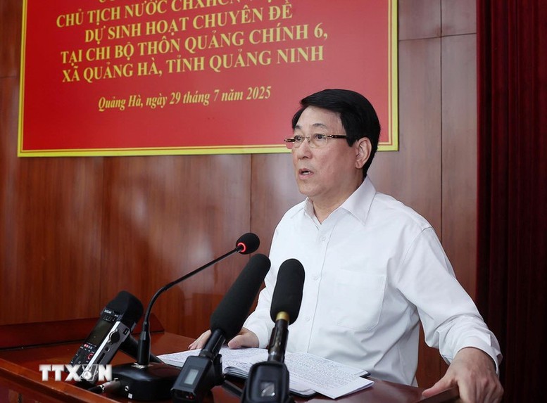 Chủ tịch nước Lương Cường dự sinh hoạt chi bộ thôn tại Quảng Ninh- Ảnh 2. Chủ tịch nước Lương Cường dự sinh hoạt chi bộ thôn tại Quảng Ninh- Ảnh 2.
