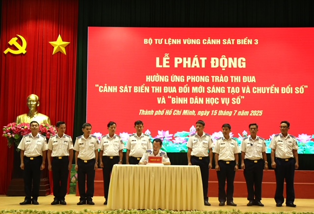 Điểm sáng trong phong trào Thi đua Quyết thắng ở Bộ Tư lệnh Vùng Cảnh sát biển 3- Ảnh 1. Điểm sáng trong phong trào Thi đua Quyết thắng ở Bộ Tư lệnh Vùng Cảnh sát biển 3- Ảnh 1.