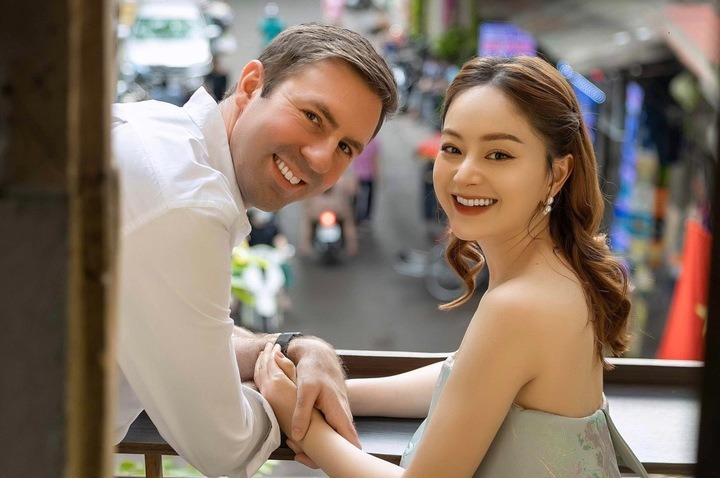 Lan Phương bị “tấn công”- Ảnh 1. mitom bong da truc tiep Phương bị “tấn công”- Ảnh 1.