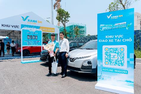 “Ngày hội xanh” đổ bộ Hà Nội: Đổi xe xăng lấy xe điện nhận ưu đãi khủng, tài xế dịch vụ hưởng lợi chưa từng có- Ảnh 3.