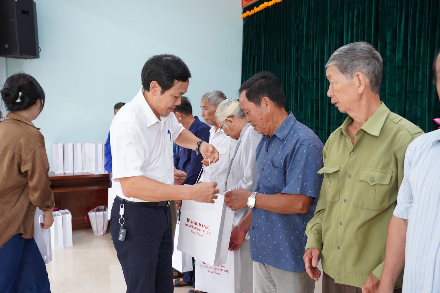 Agribank đồng hành cùng Vu Lan 2025 tri ân người có công tại Quảng Trị- Ảnh 3.